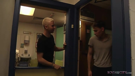 Bleached twink dominates that ass in the locker room