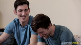 Sexy twink Scotty Zee fucks a bisexual first timer