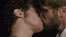 Nerdy older guy fucks a twink in the dark, outdoors