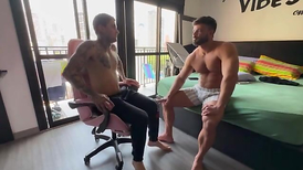 My roommate is having warm bang-out.