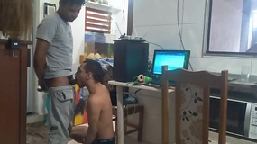 TWUNK EGGHEAD RECEIVES THE INTERNET TECHNICIAN AT HOME AND HAS ORGY WITH THE WORKER